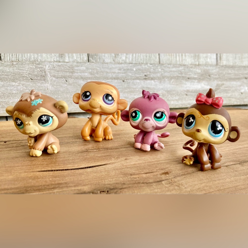 Set of 4 Littlest pet shop apes (monkeys and chimp)